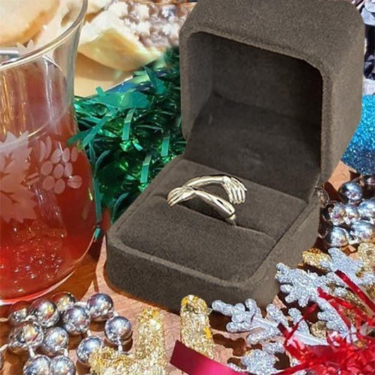 2023 New-Couple Hug Ring Womens Day Gift Friends Mother Sister Girlfriend Gift
